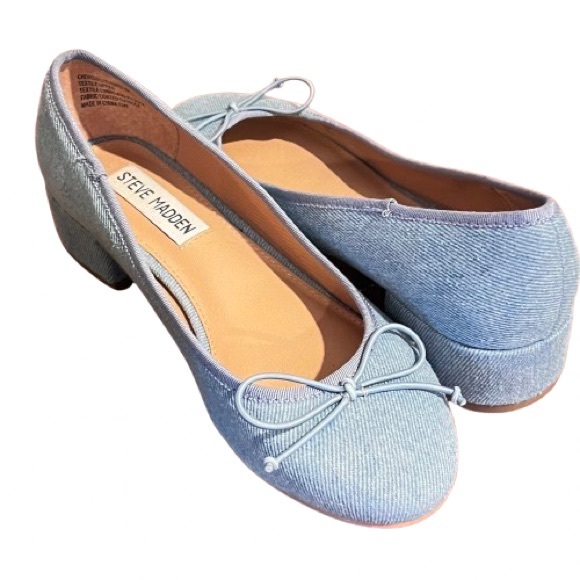 Steve Madden- Denim Ballet Flat Inspired Block Heel Pump. Size: 6 - Picture 6 of 9